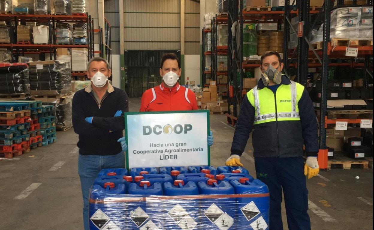 Dcoop ha donado numerosos alimentos y material higiénico-sanitario. 