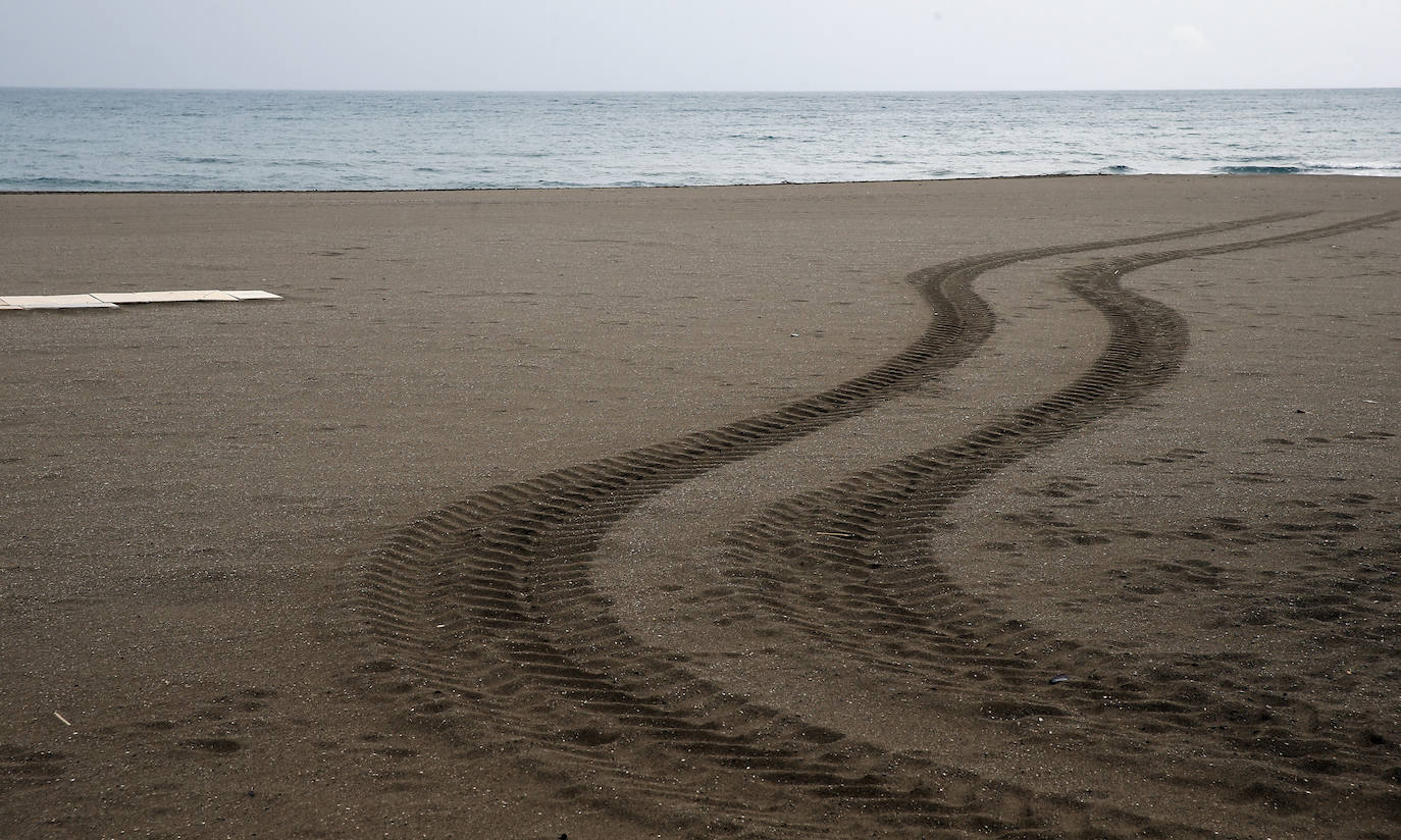 Detalle de una playa desierta