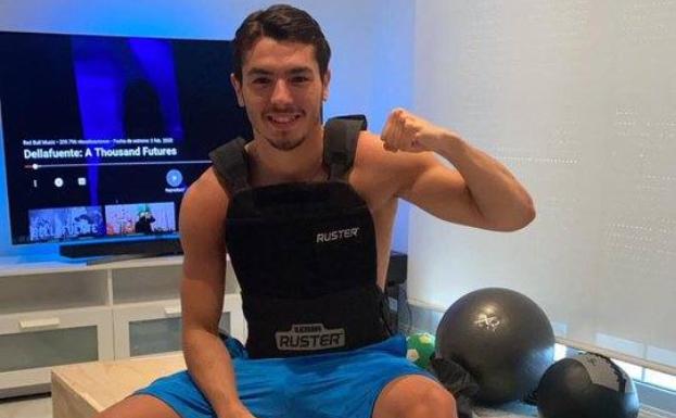 Brahim, en una imagen reciente ejercitándose en su confinamiento en Madrid. 