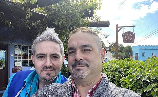 Iván Sastre (izquierda) y David Nuyen (derecha) en el hotel Bandolero.