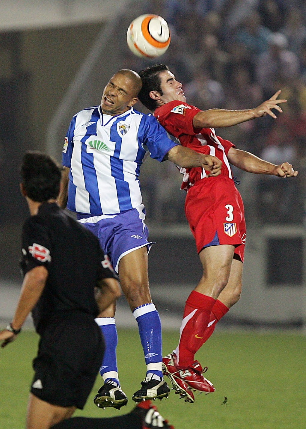 El exjugador del club blanquiazul jugó más de 200 partidos en nueve temporadas jugando en La Rosaleda. Aquí un pequeño resumen de su paso por el Málaga: un ascenso a Primera, el título de la Intertoto y la UEFA... una grave lesión y un descenso. 