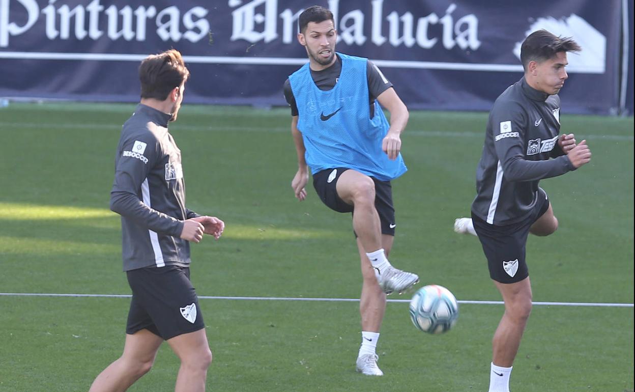 El Málaga, en un entrenamiento antes del confinamiento en La Rosaleda.