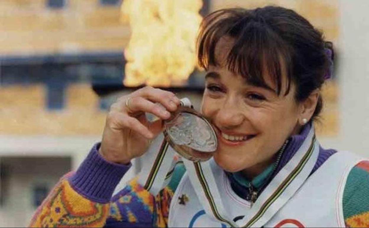 Blanca Fernández Ochoa, fallecida el año pasado, en sus tiempos de éxito con la medalla olímpica. 