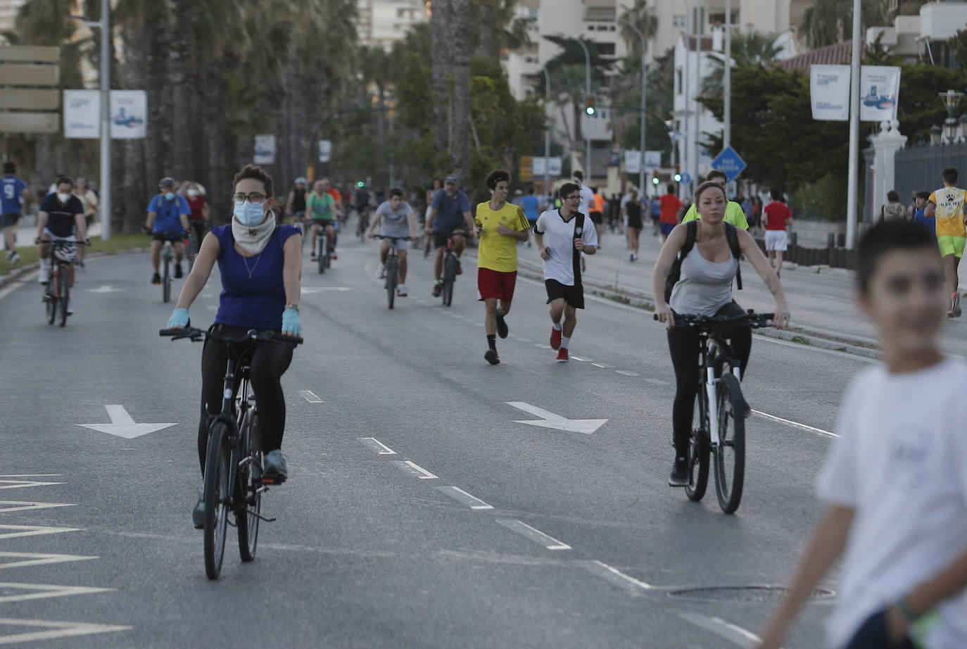 El inicio del desconfinamiento deja imágenes que no se veían en las calles desde hacía al menos 48 días