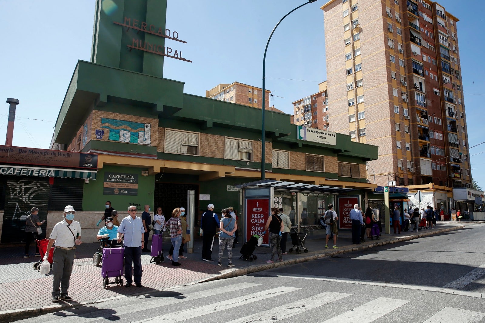El inicio del desconfinamiento deja imágenes que no se veían en las calles desde hacía al menos 48 días