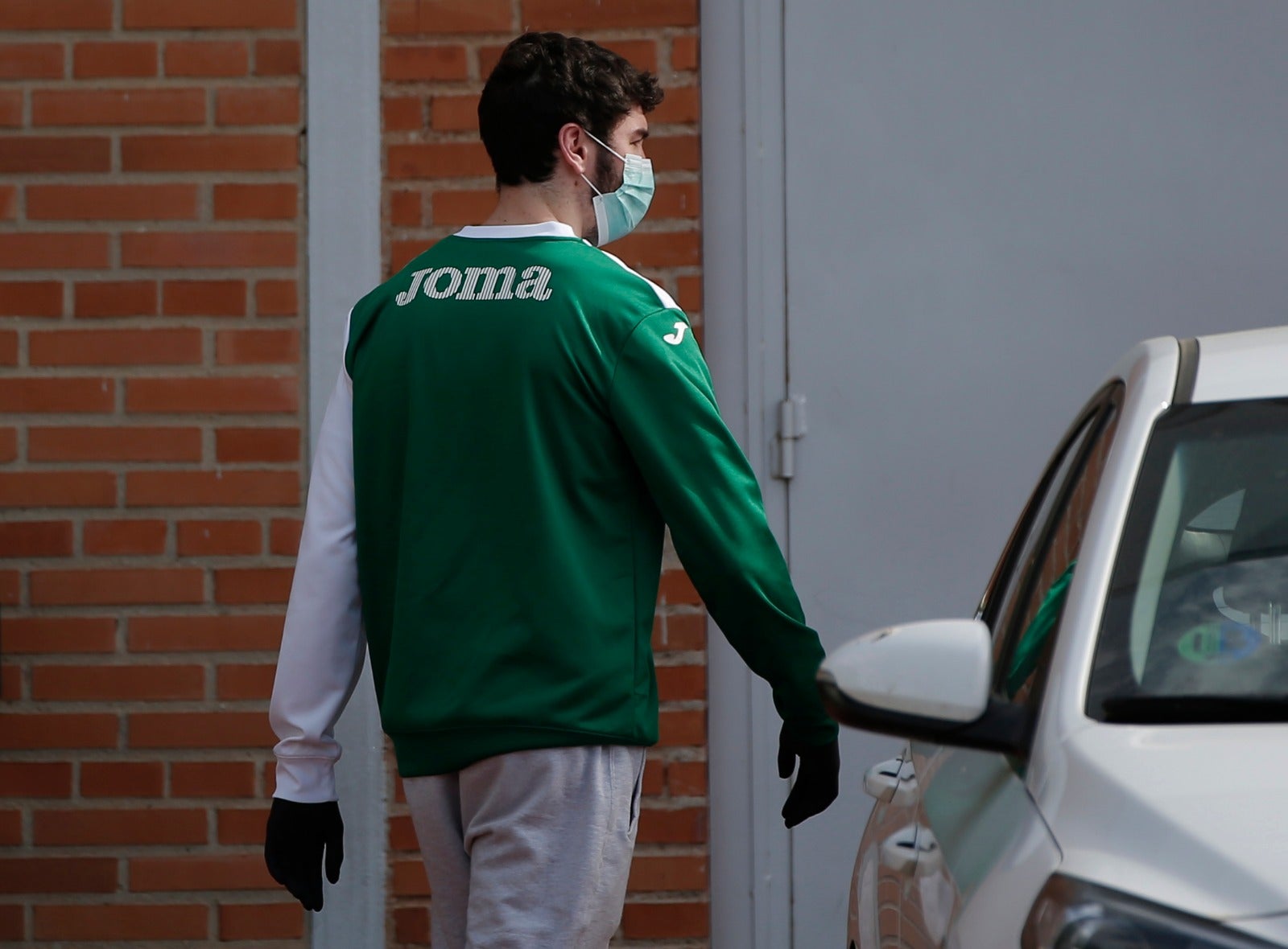 Desde primera hora de la mañana, se han ido personando en las instalaciones para hacerse las pruebas que detecten un posibles contagios por coronavirus.