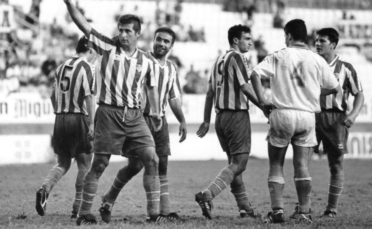Kiko Aranda, máximo goleador aquella temporada 1994-95, marcó dos tantos frente al Garrucha. 