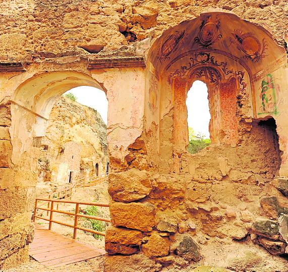 Restos del antiguo convento de Nuestra Señora de la Consolación, en Villanueva de Algaidas 