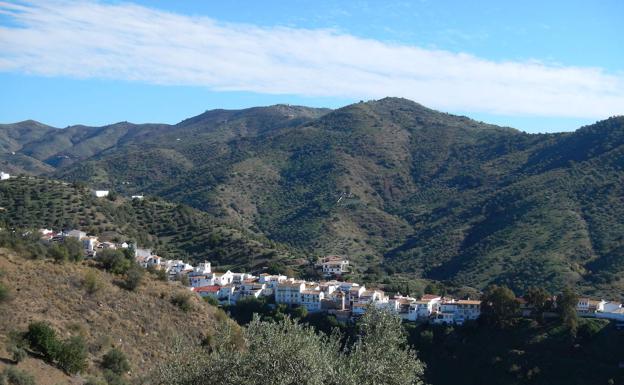 El término municipal de Totalán limita con el de Málaga.