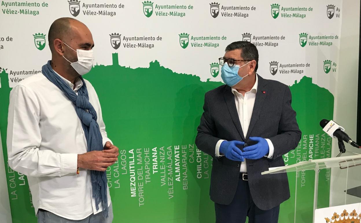 El concejal Juan García, y el alcalde, Antonio Moreno. 