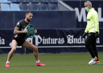 Imagen secundaria 1 - «Estamos haciendo historia; preparamos 30 sesiones diarias»