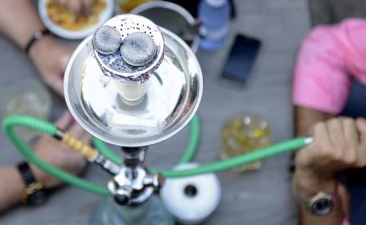 La Policía Local persigue la venta de cachimbas en las terrazas de los bares por el coronavirus