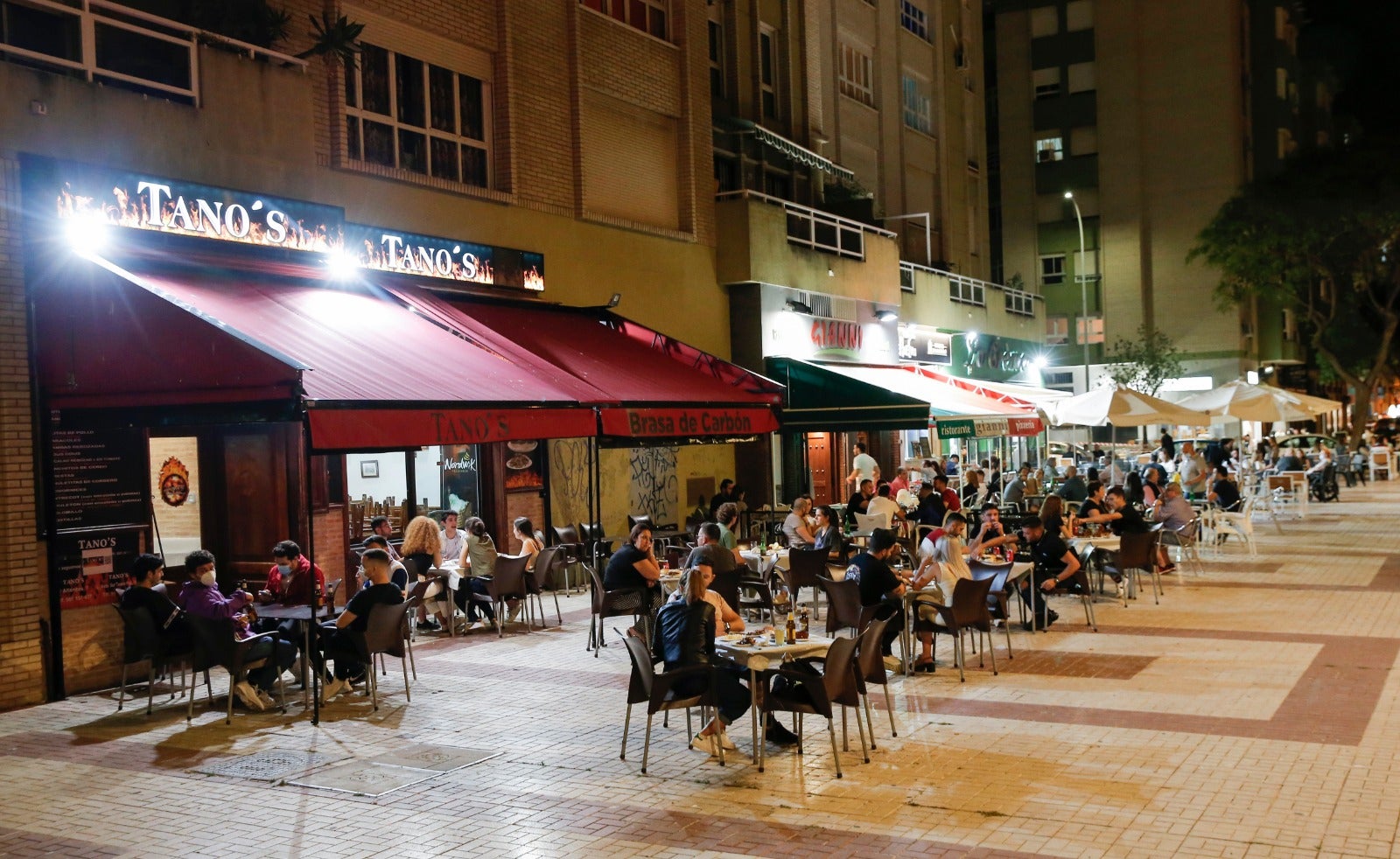 La vuelta a los bares y terrazas revela una nueva forma de vivir la noche en Málaga
