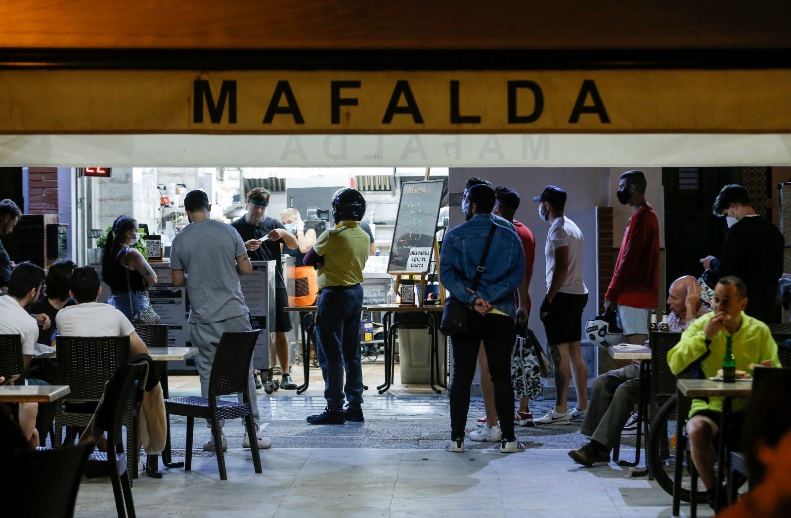 La vuelta a los bares y terrazas revela una nueva forma de vivir la noche en Málaga