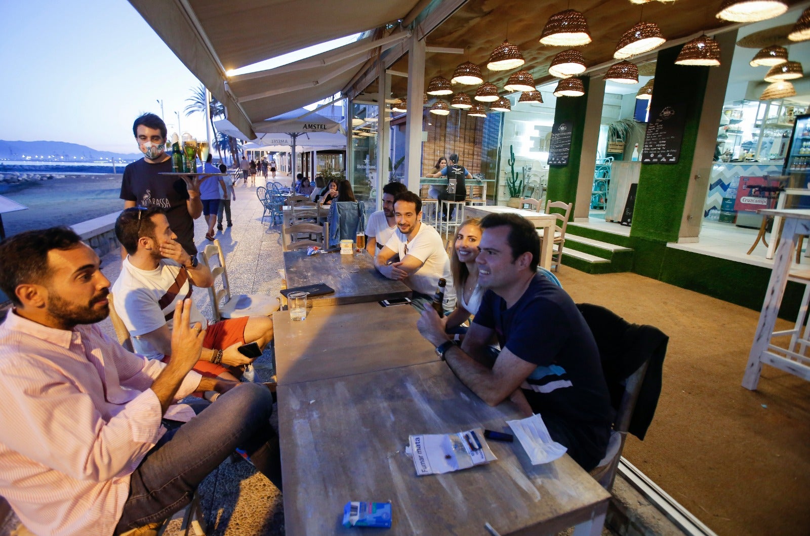 La vuelta a los bares y terrazas revela una nueva forma de vivir la noche en Málaga
