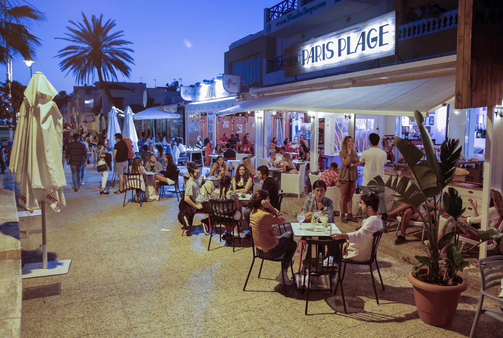 La vuelta a los bares y terrazas revela una nueva forma de vivir la noche en Málaga