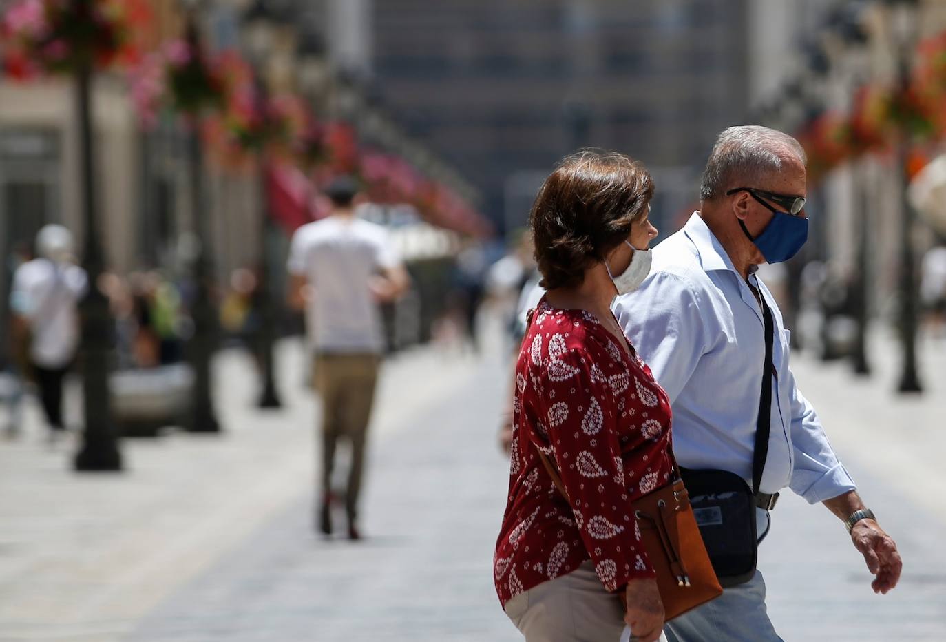Más actividad en las tiendas y mayor presencia de gente en las calles de Málaga en la fase 2