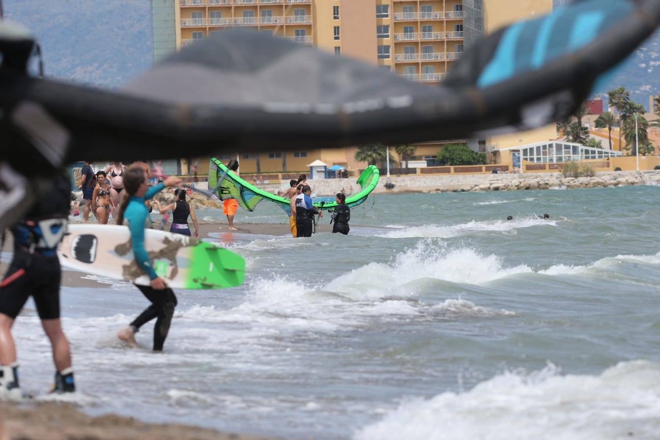 Los aficionados a los deportes de viento también han aprovechado este sábado. 