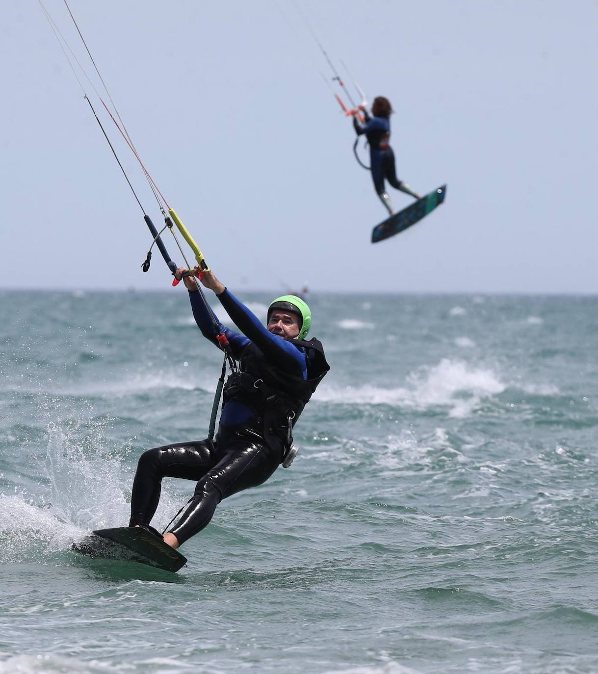 Los aficionados a los deportes de viento también han aprovechado este sábado. 