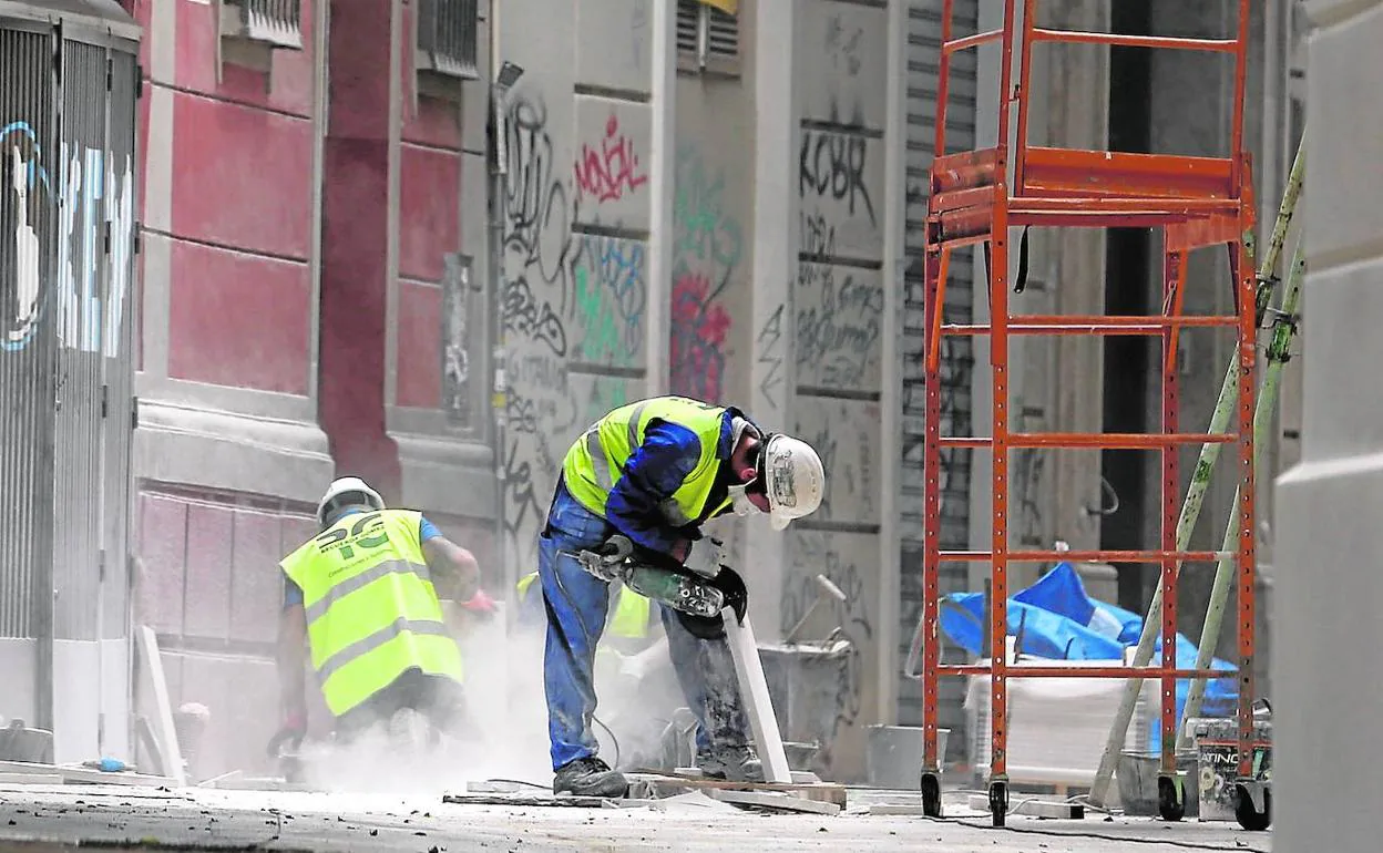 El objetivo de estos planes de obra pública pasan por crear empleo en el sector de la construcción tras la crisis sanitaria