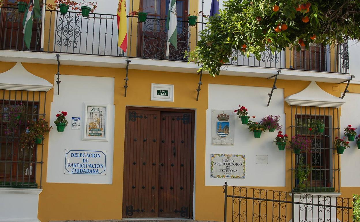 Reabren las oficinas de atención ciudadana del antiguo Ayuntamiento de Estepona y de Cancelada