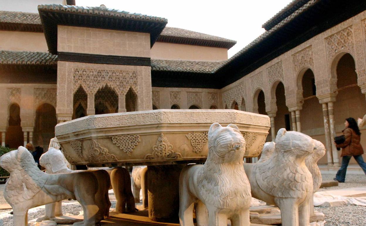 Interior de la Alhambra de Granada. 
