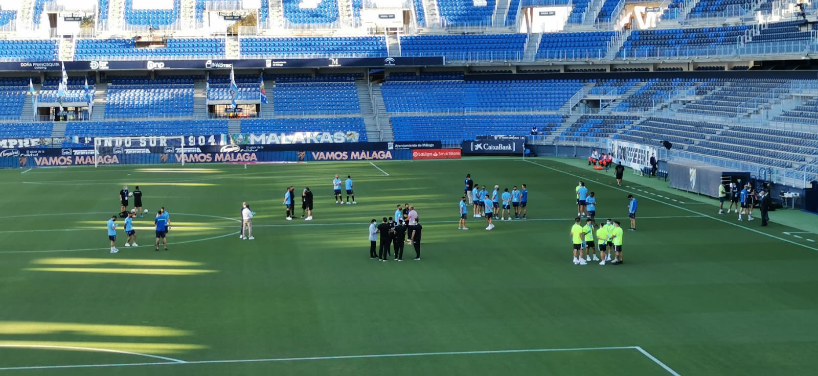 Todos los momentos del partido en imágenes desde La Rosaleda, que por segunda vez abre sus puertas para el fútbol pero sin aficionados en las gradas. 