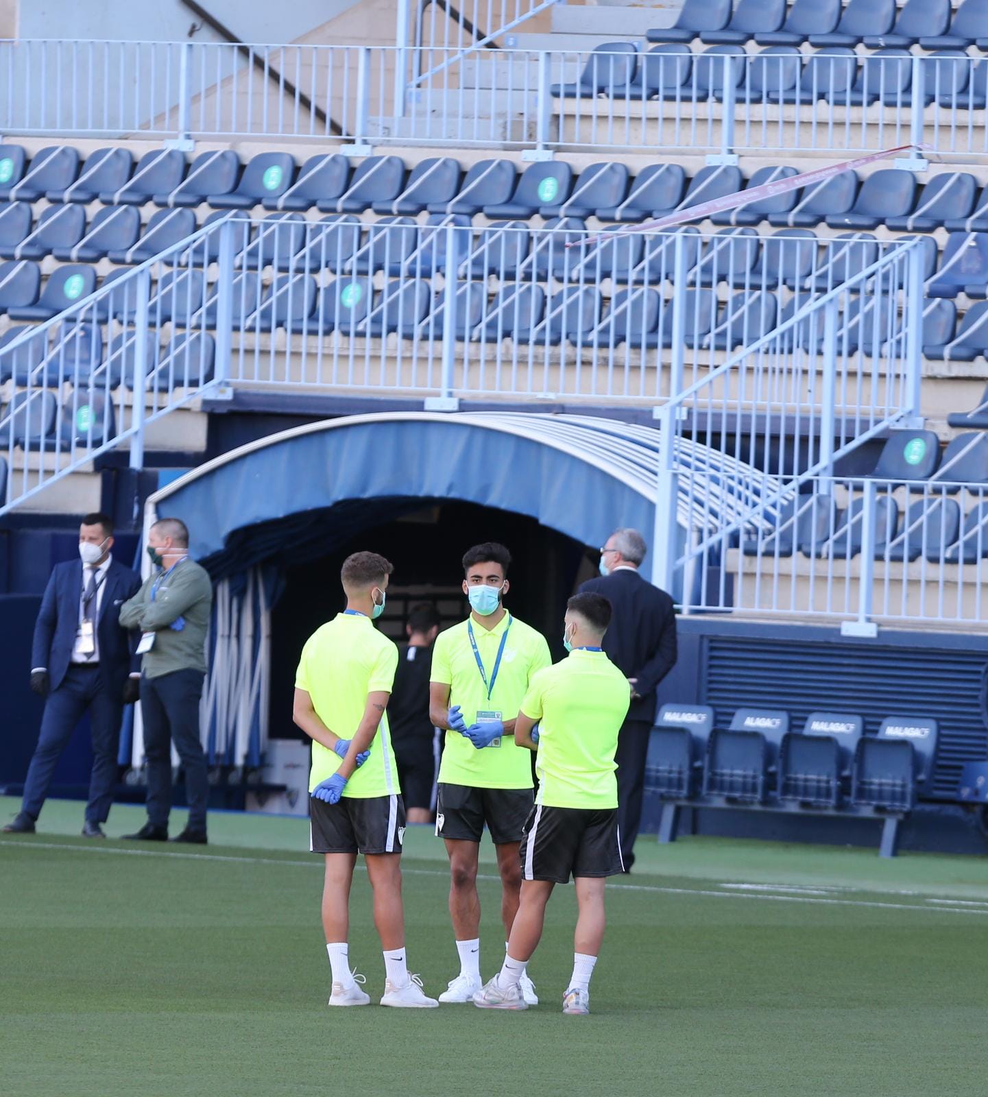 Todos los momentos del partido en imágenes desde La Rosaleda, que por segunda vez abre sus puertas para el fútbol pero sin aficionados en las gradas. 