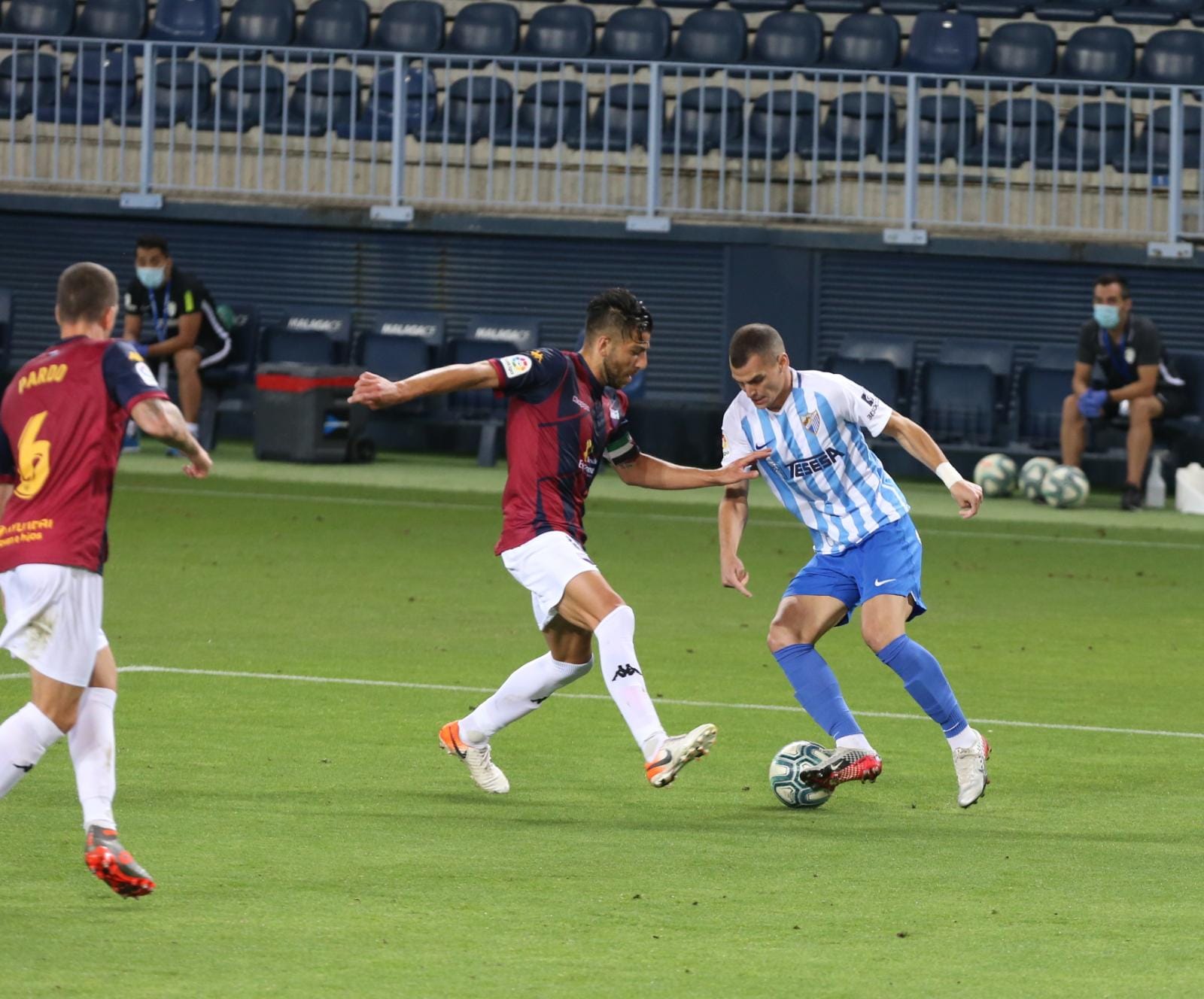 Todos los momentos del partido en imágenes desde La Rosaleda, que por segunda vez abre sus puertas para el fútbol pero sin aficionados en las gradas. 