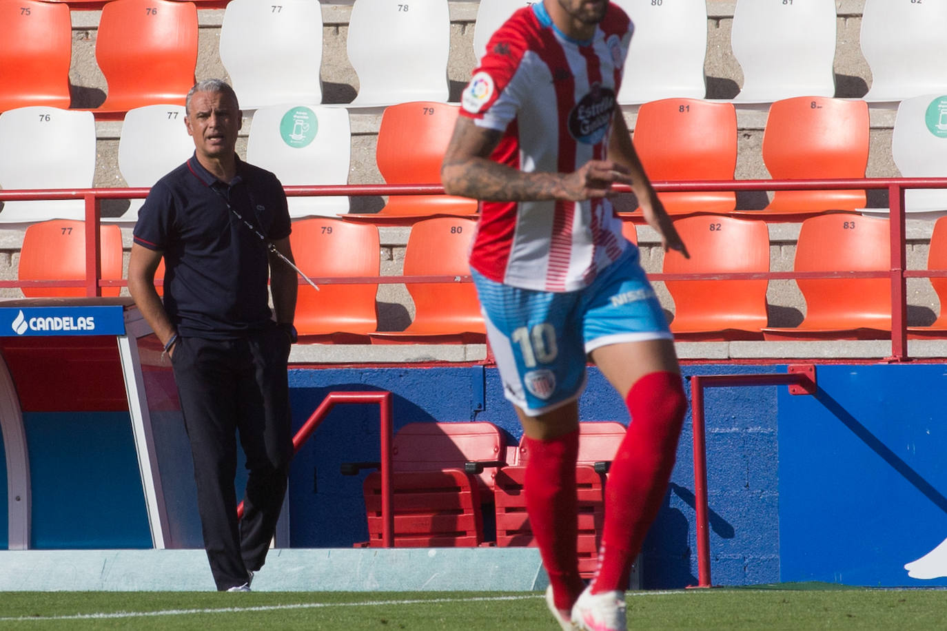 Partido entre rivales directos por la permanencia en el Anxo Carro de Lugo que corresponde a la jornada 35 de LaLiga Smartbank.