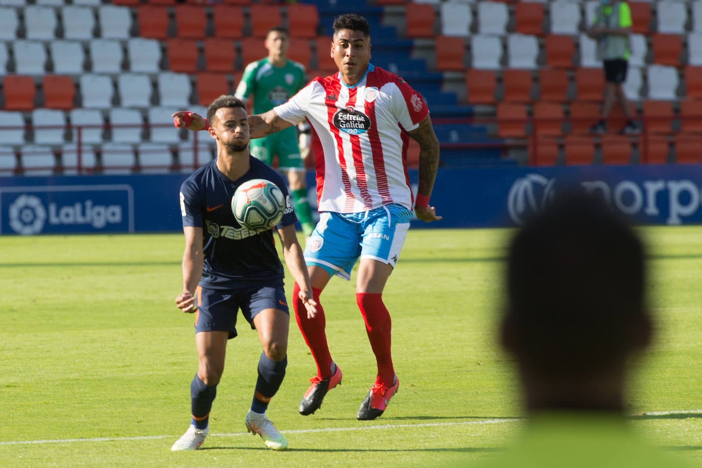 Partido entre rivales directos por la permanencia en el Anxo Carro de Lugo que corresponde a la jornada 35 de LaLiga Smartbank.