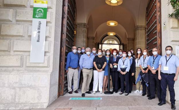 Equipo del Museo de Málaga en el primer día de reapertura.