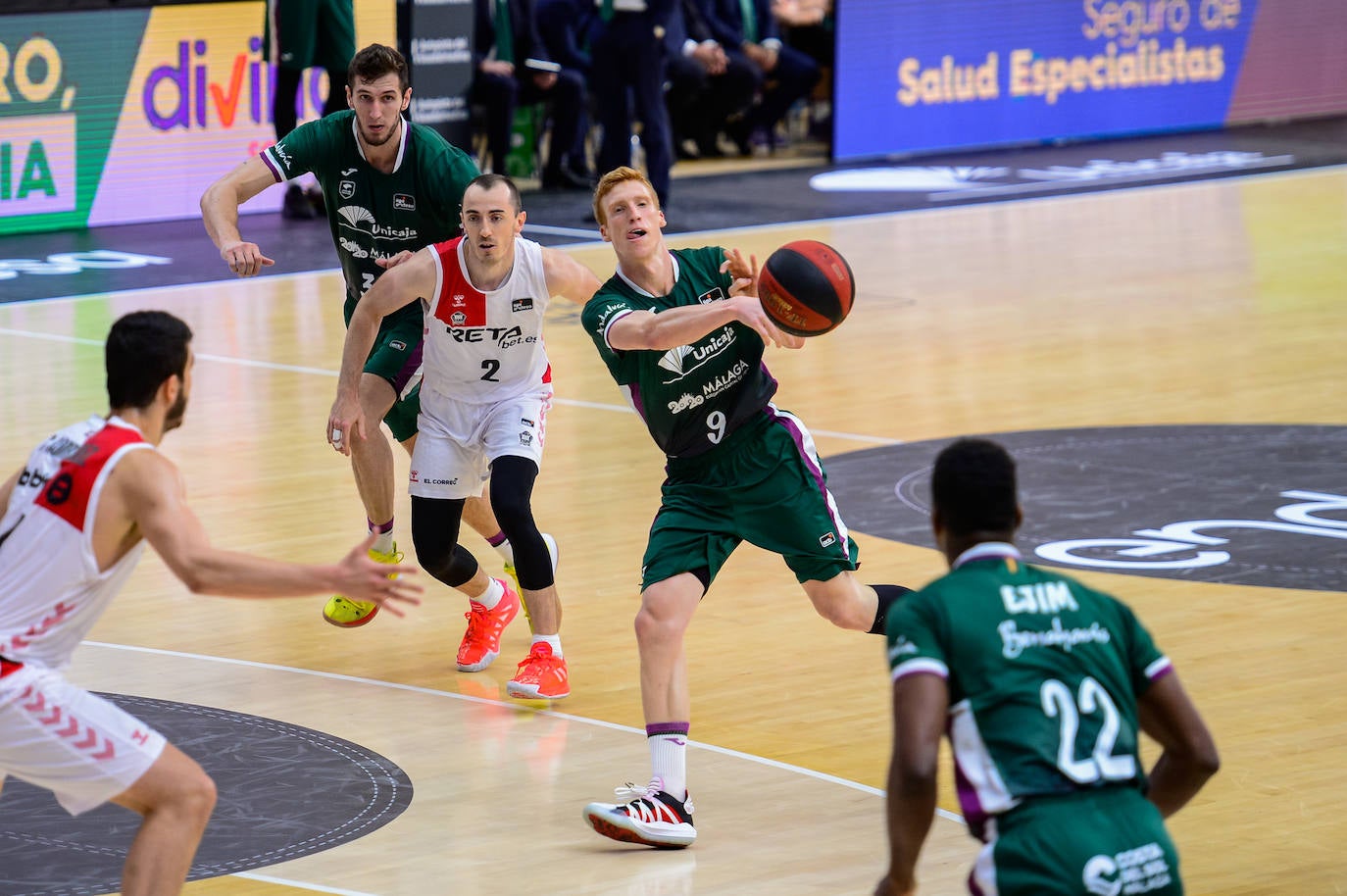 El Unicaja cierra la temporada con un cómodo triunfo ante el Bilbao.