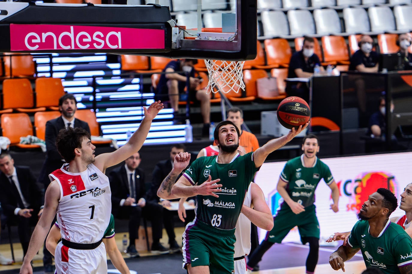 El Unicaja cierra la temporada con un cómodo triunfo ante el Bilbao.