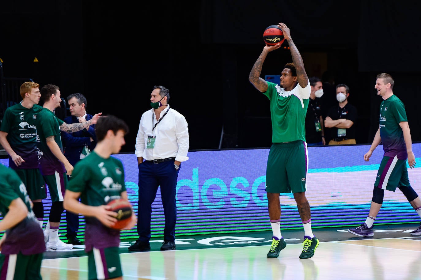 El Unicaja cierra la temporada con un cómodo triunfo ante el Bilbao.