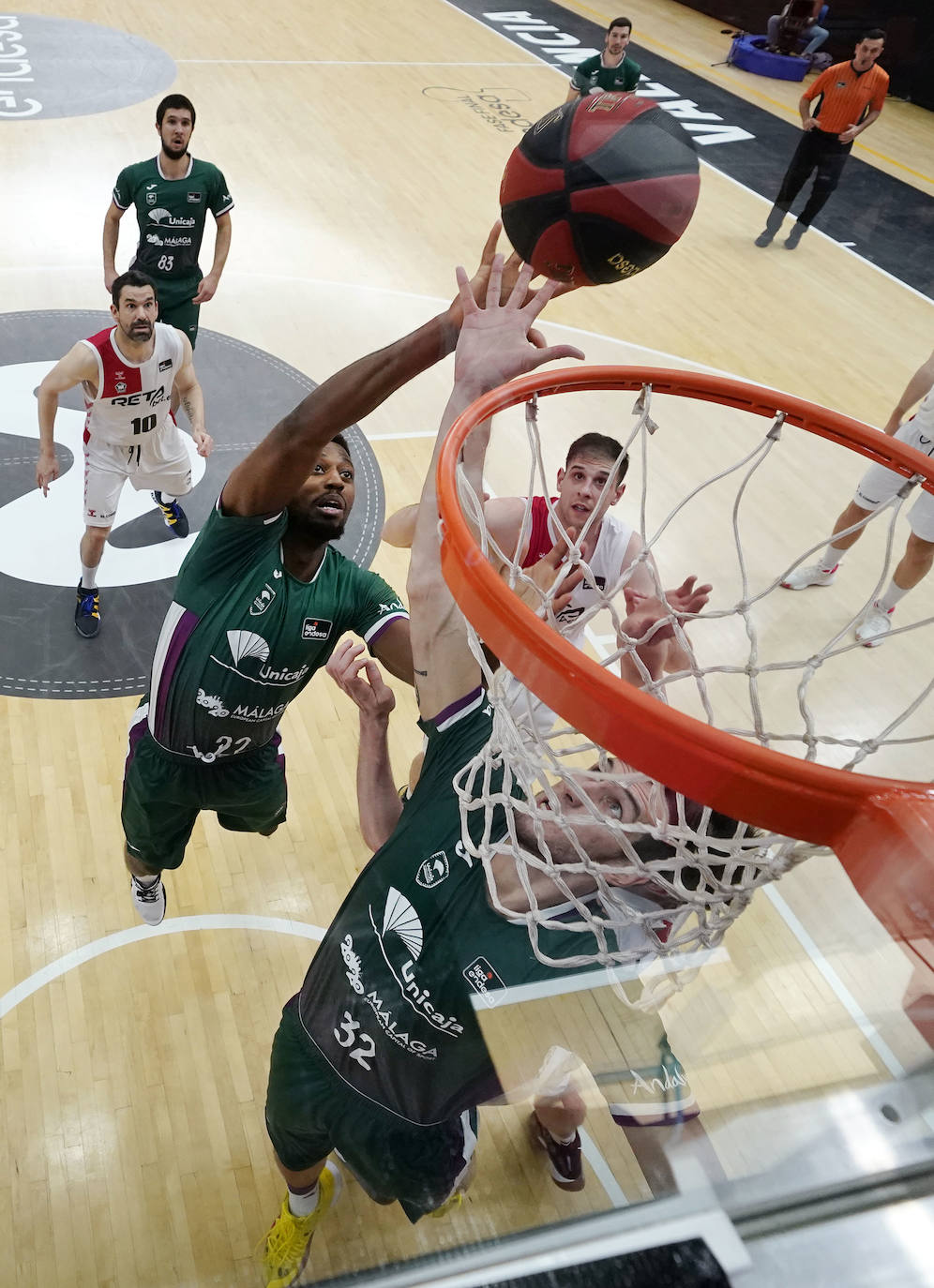 El Unicaja cierra la temporada con un cómodo triunfo ante el Bilbao.