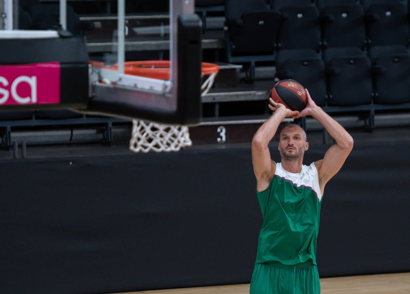 El Unicaja cierra la temporada con un cómodo triunfo ante el Bilbao.