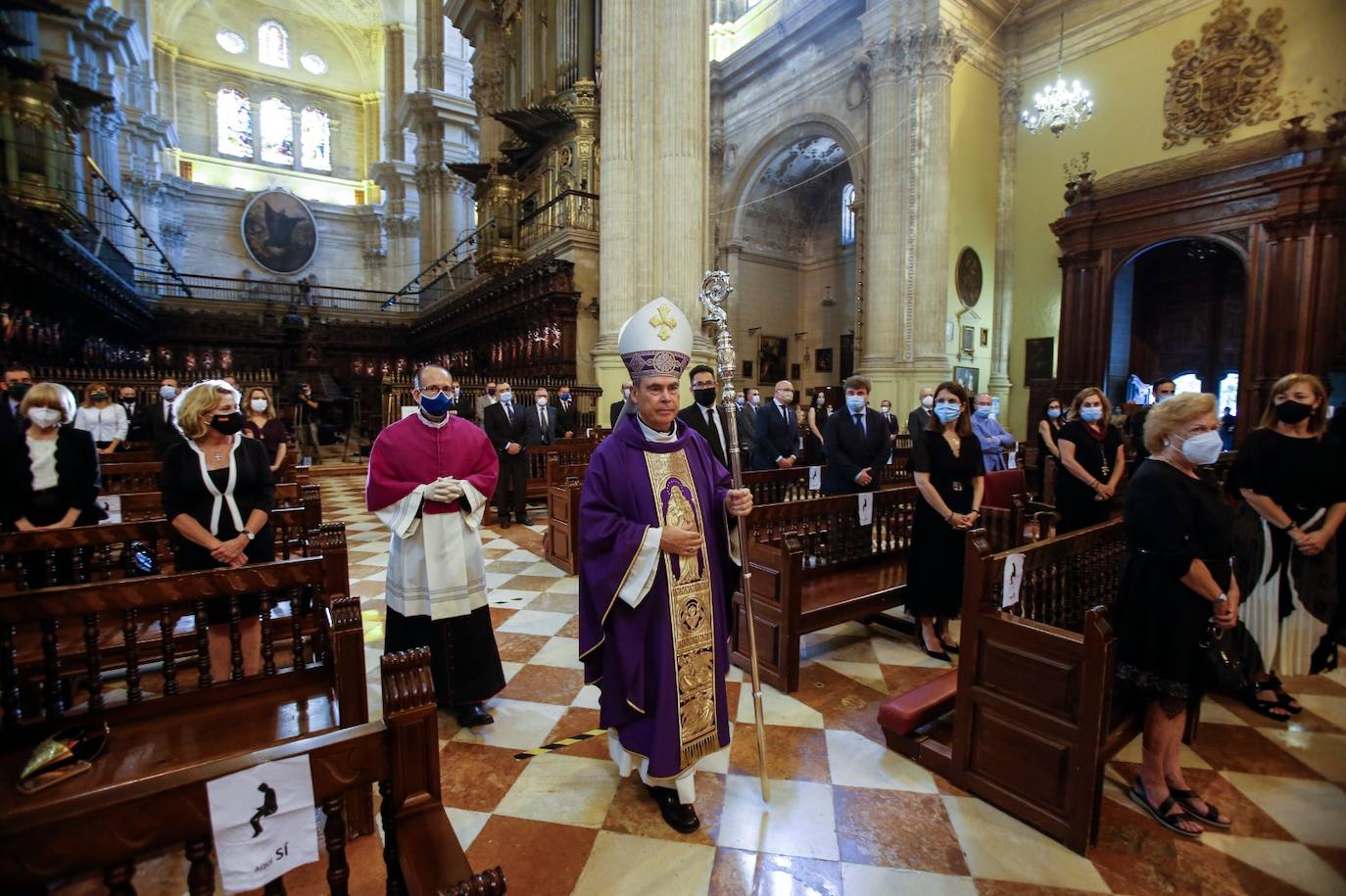 Funeral en la Catedral de Málaga por las víctimas de la pandemia. 