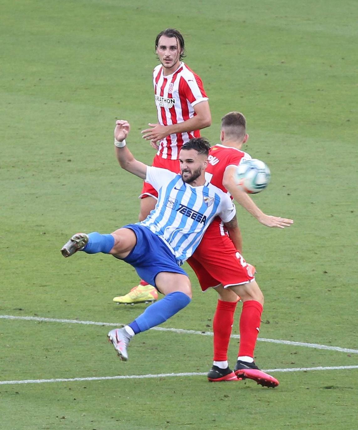 El Málaga gana al Girona (2-0).