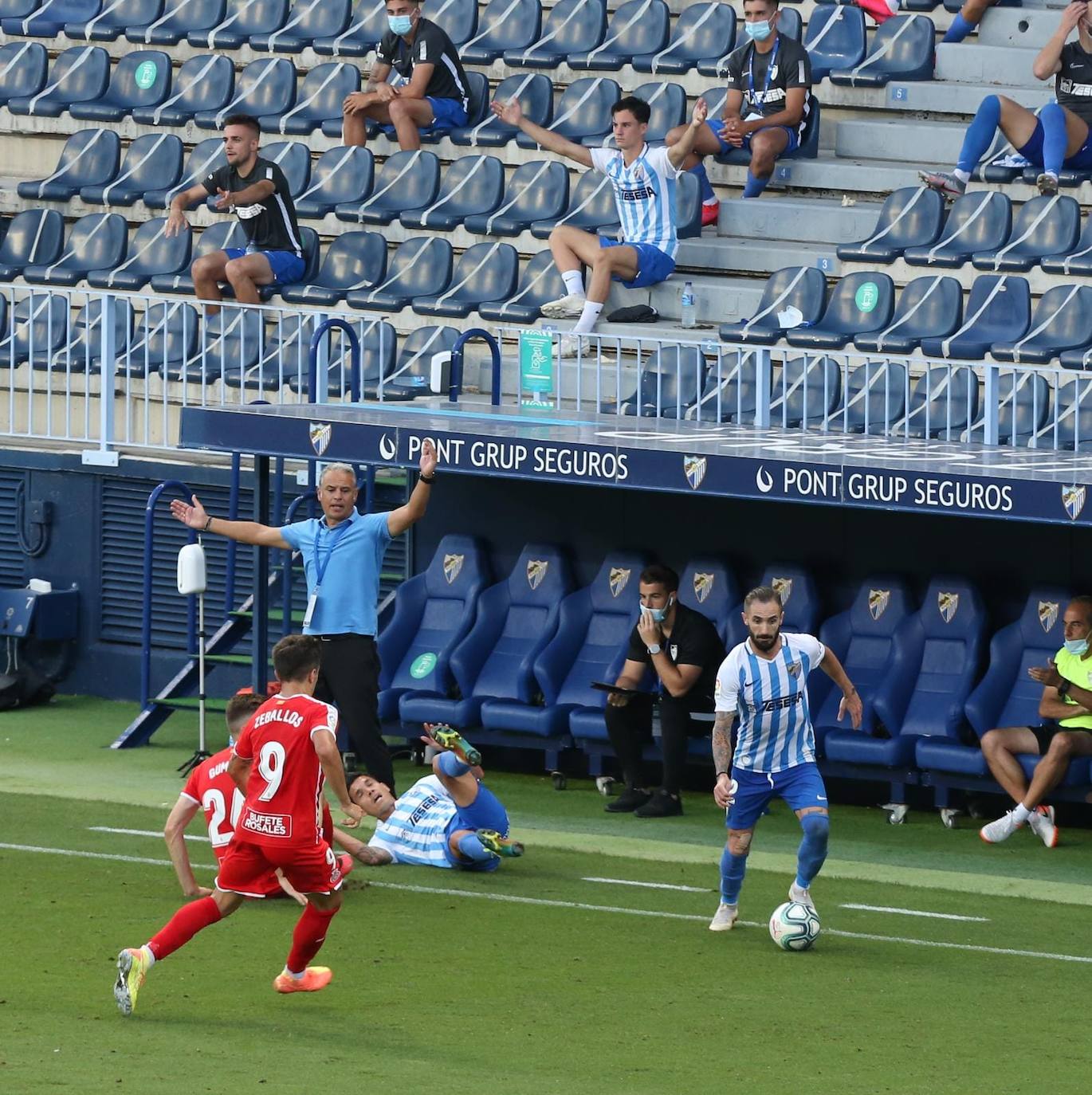 El Málaga gana al Girona (2-0).