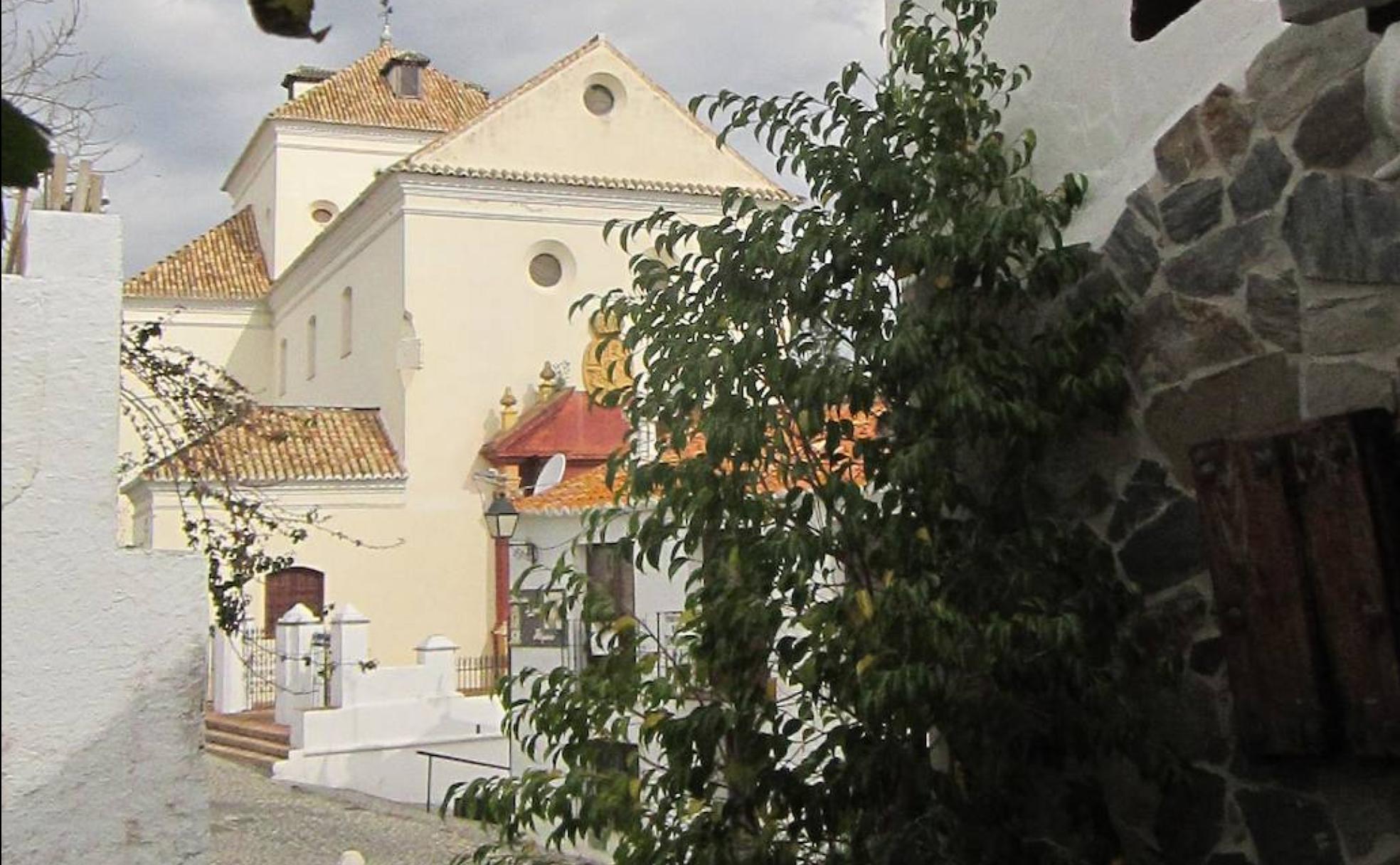 Las calles empedradas de su casco antiguo conducen hasta la iglesia de San Jacinto. 
