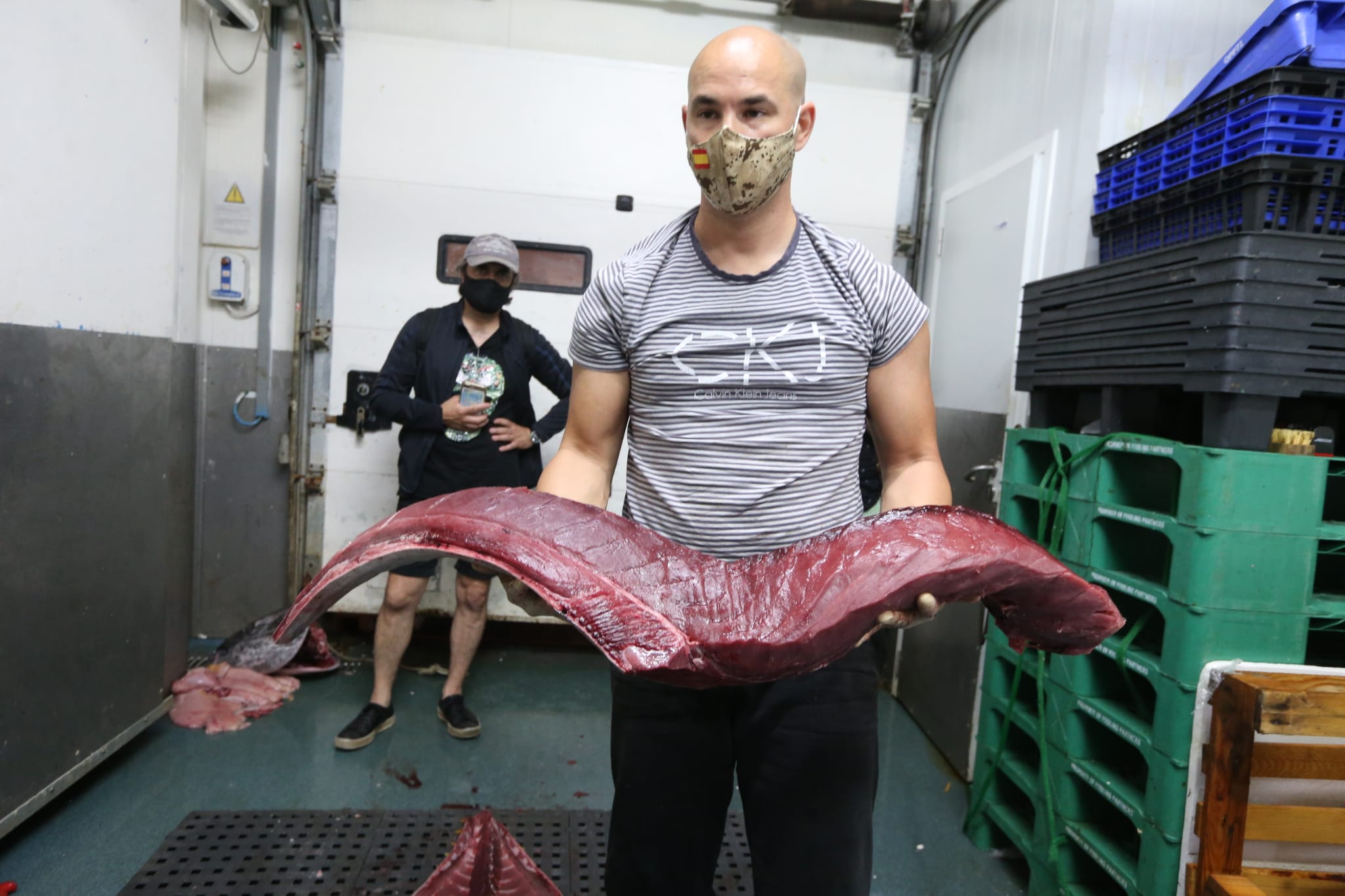 Varios puestos de Mercamálaga, realizan a diario el espectacular despiece de esta especie tan apreciada en el mundo