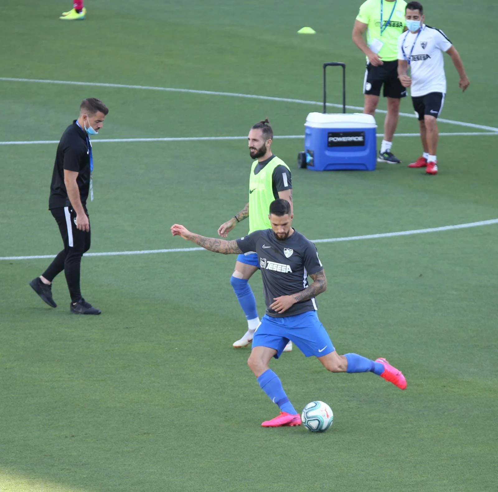 Duelo directo entre dos rivales que luchan por la permanencia en Segunda a falta de pocas jornadas para el final del campeonato.