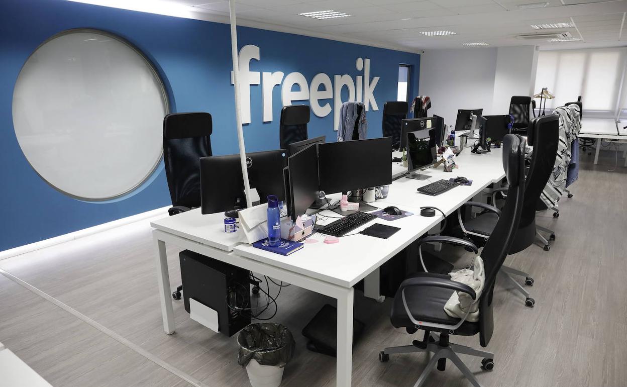 Oficinas de la empresa malagueña Freepik, vacías debido a que toda su plantilla está trabajando en remoto. 