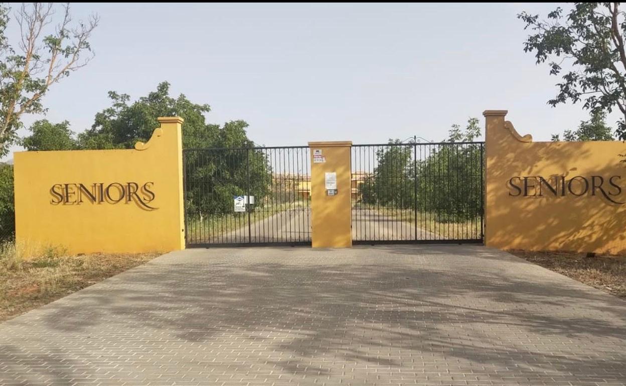 La residencia Senior se ubica a las afueras de Ronda, en la carretera entre ésta y El Burgo