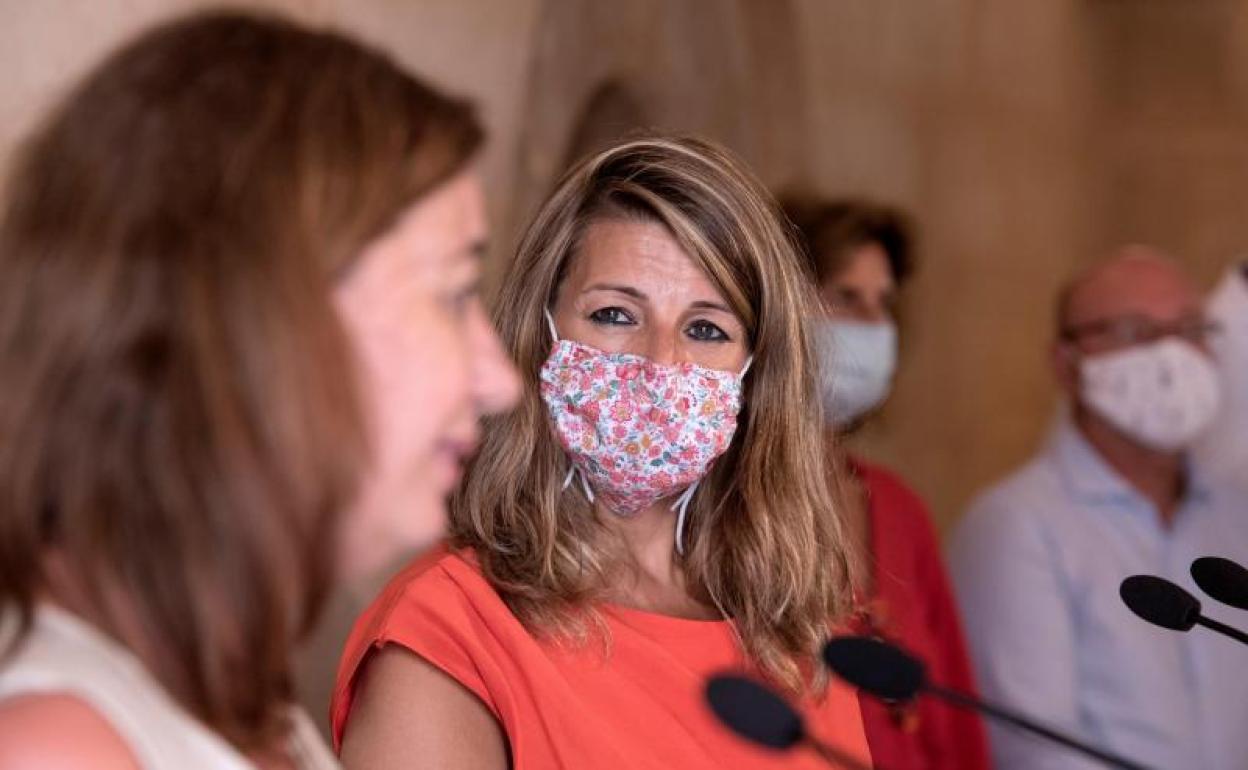 Yolanda Díaz, ministra de Trabajo, y Francina Armengol, presidenta balear 