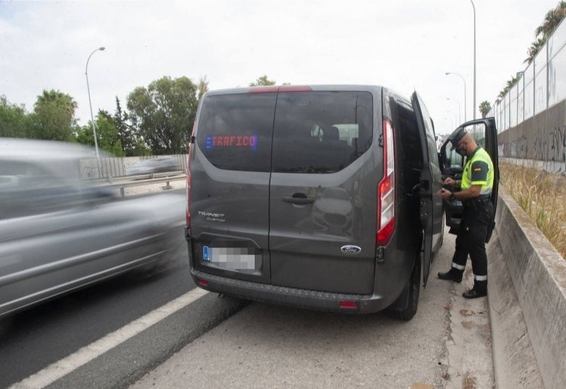 La furgoneta de Tráfico que caza infracciones graves en Málaga