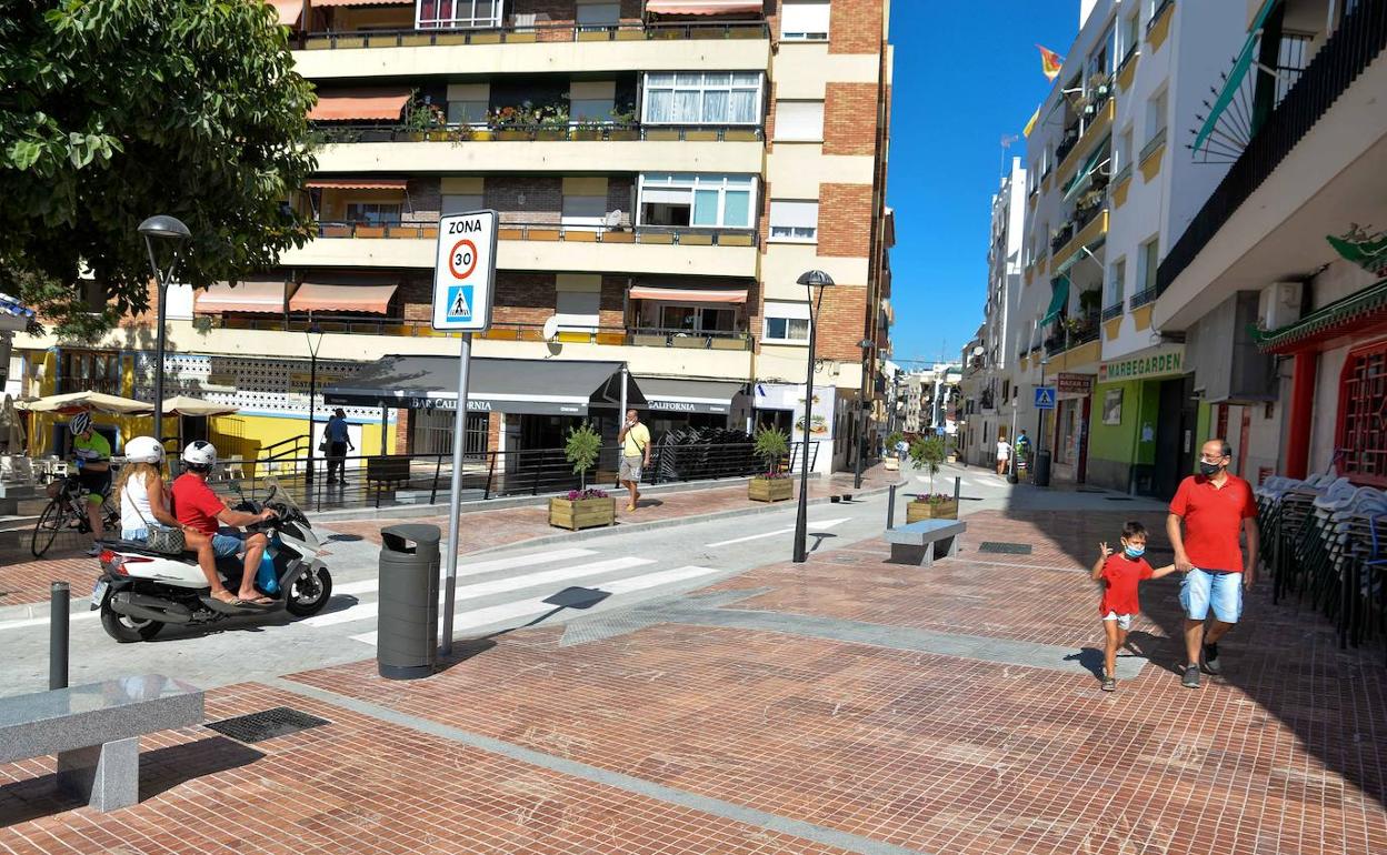 Nuevo aspecto de la remodelada calle Málaga