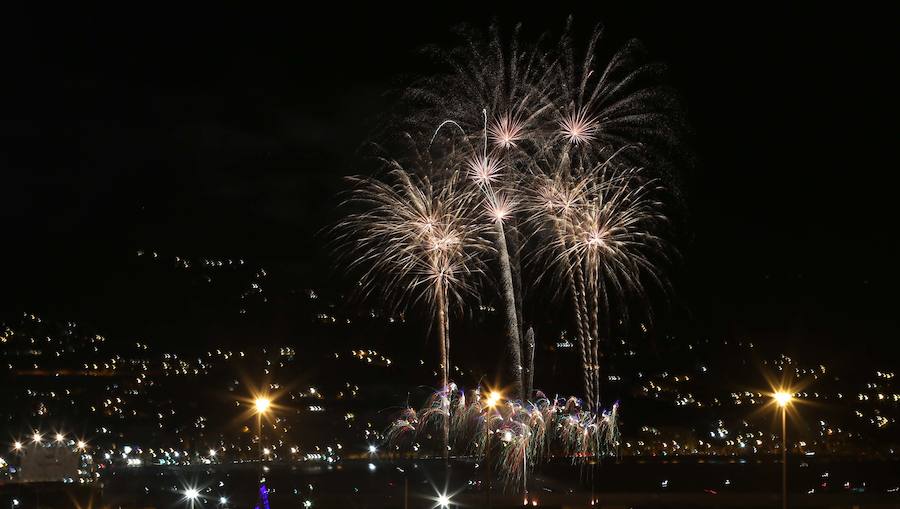 Fotos: Las mejores imágenes de los fuegos artificiales de la Feria de Málaga de los últimos años