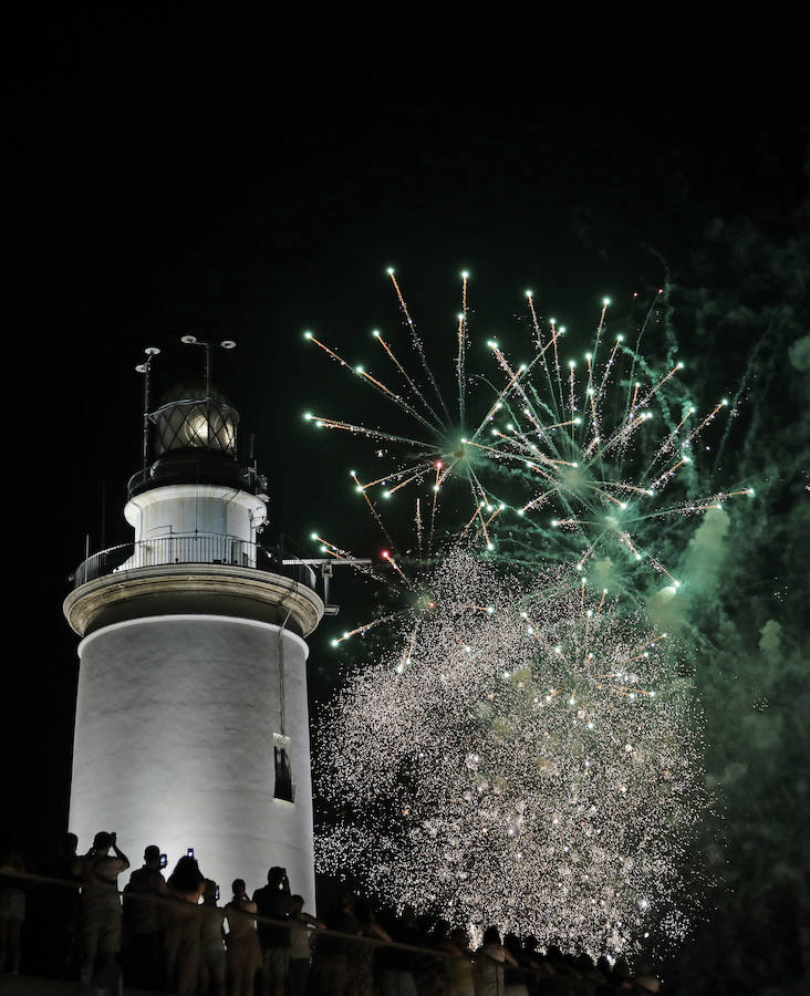 Fotos: Las mejores imágenes de los fuegos artificiales de la Feria de Málaga de los últimos años